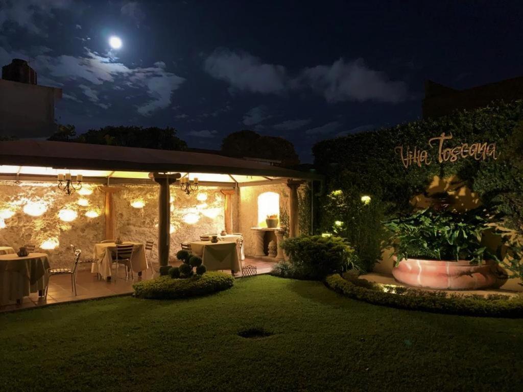 Hostal Villa Toscana Guatemala City Екстериор снимка