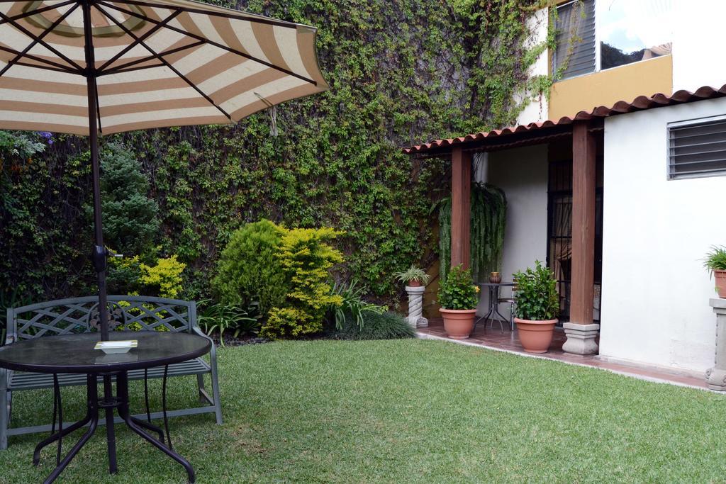 Hostal Villa Toscana Guatemala City Екстериор снимка