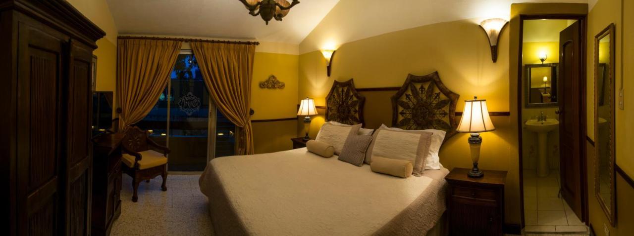 Hostal Villa Toscana Guatemala City Екстериор снимка