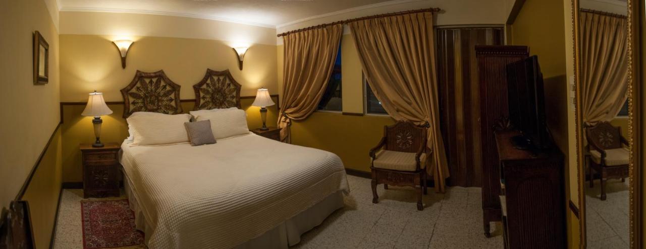 Hostal Villa Toscana Guatemala City Екстериор снимка
