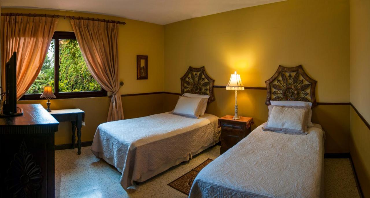 Hostal Villa Toscana Guatemala City Екстериор снимка